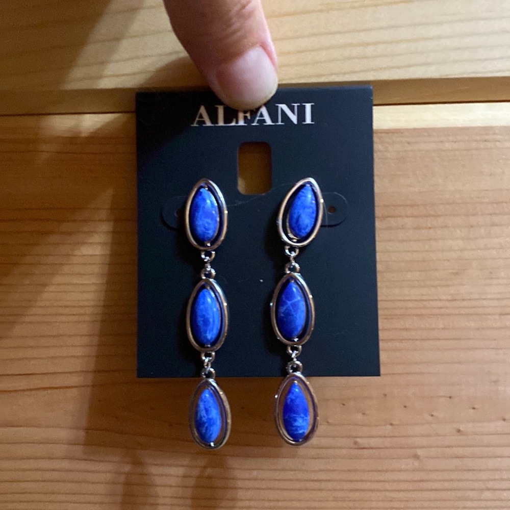 Earring Alfani.